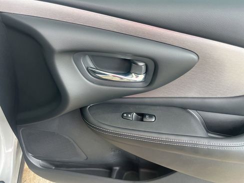 Used 2022 Nissan Murano SV FWD image 21