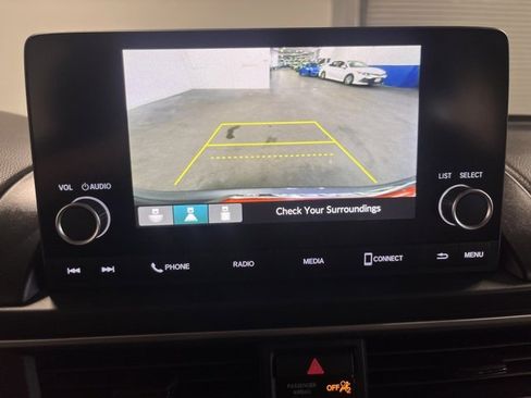 Used 2023 Honda Pilot LX image 28