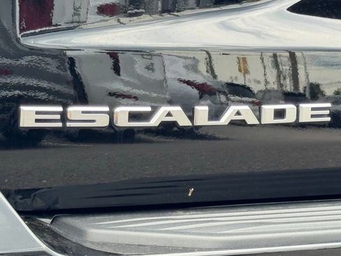 Certified 2023 Cadillac Escalade Premium Luxury Platinum image 9