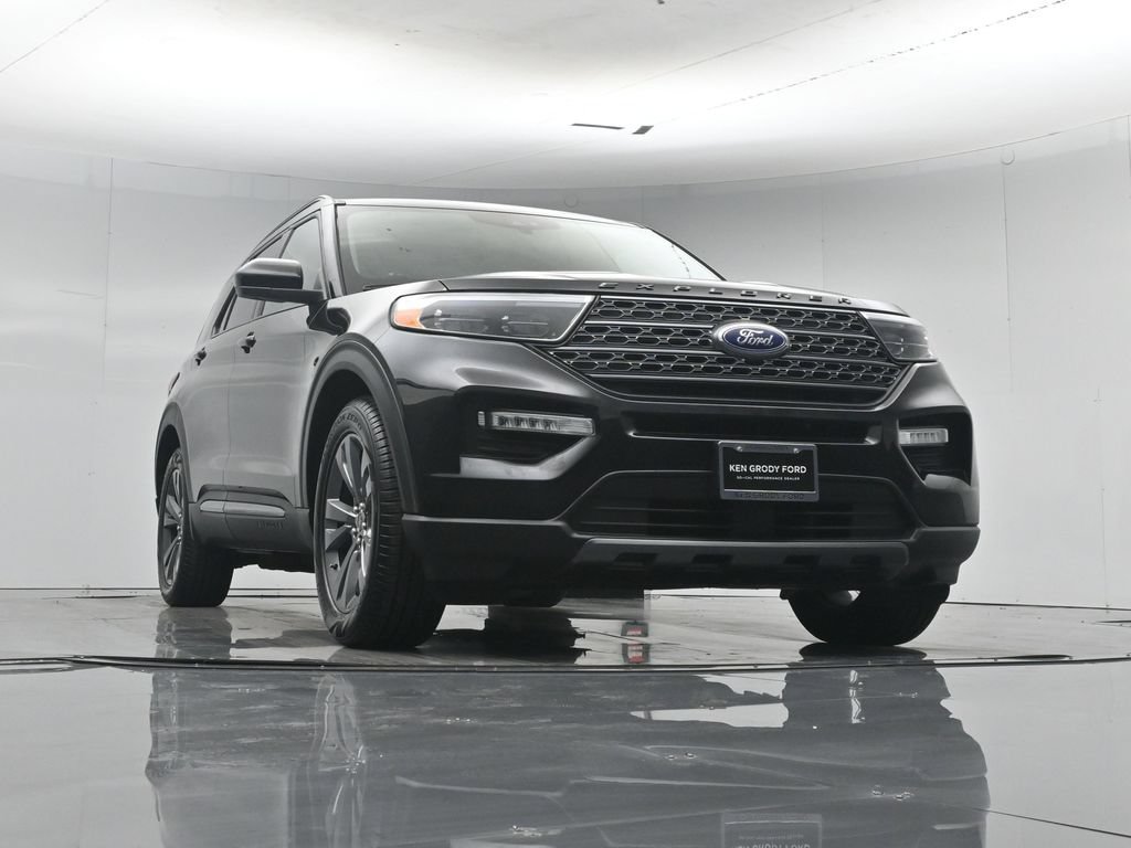 Certified 2023 Ford Explorer XLT w/ Equipment Group 202A RWD image 4