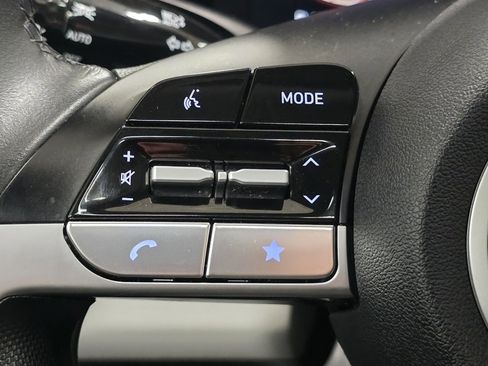 Used 2024 Hyundai Elantra Limited image 33