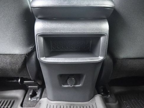 Used 2021 Toyota RAV4 LE FWD image 31