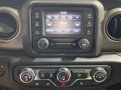 Used 2019 Jeep Wrangler Unlimited Sport S AWD/4WD image 28