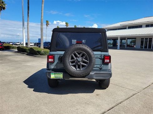 Used 2024 Jeep Wrangler Sport S image 8
