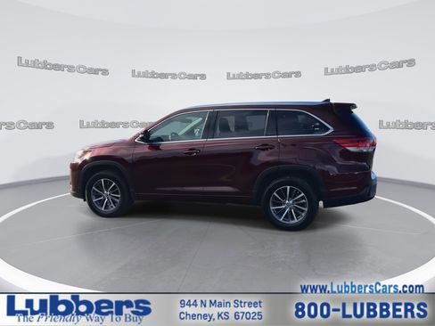 Used 2017 Toyota Highlander XLE image 6