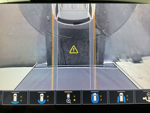 Used 2019 Chevrolet Equinox Premier image 20