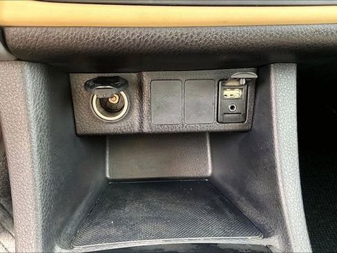 Used 2017 Toyota Corolla LE FWD image 15