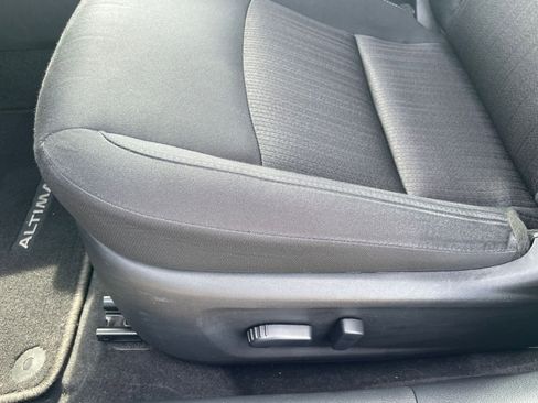 Used 2025 Nissan Altima 2.5 SV image 22