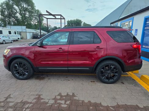 Used 2019 Ford Explorer XLT w/ Equipment Group 202A image 9