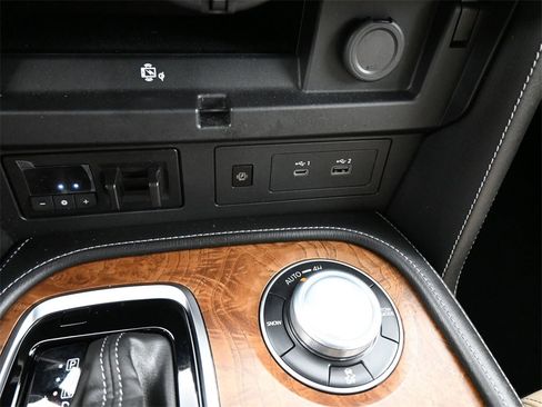 Used 2024 Nissan Armada SL w/ Captain's Chairs Package image 16