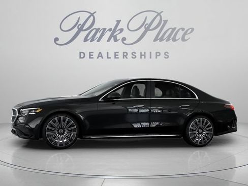 New 2026 Mercedes-Benz E 450 4MATIC Sedan image 4