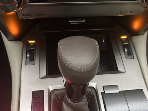 Used 2018 Lexus GX 460 Premium w/ Premium Package image 30