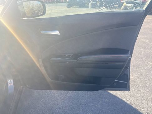 Used 2018 Dodge Charger SXT w/ Blacktop Package RWD image 23