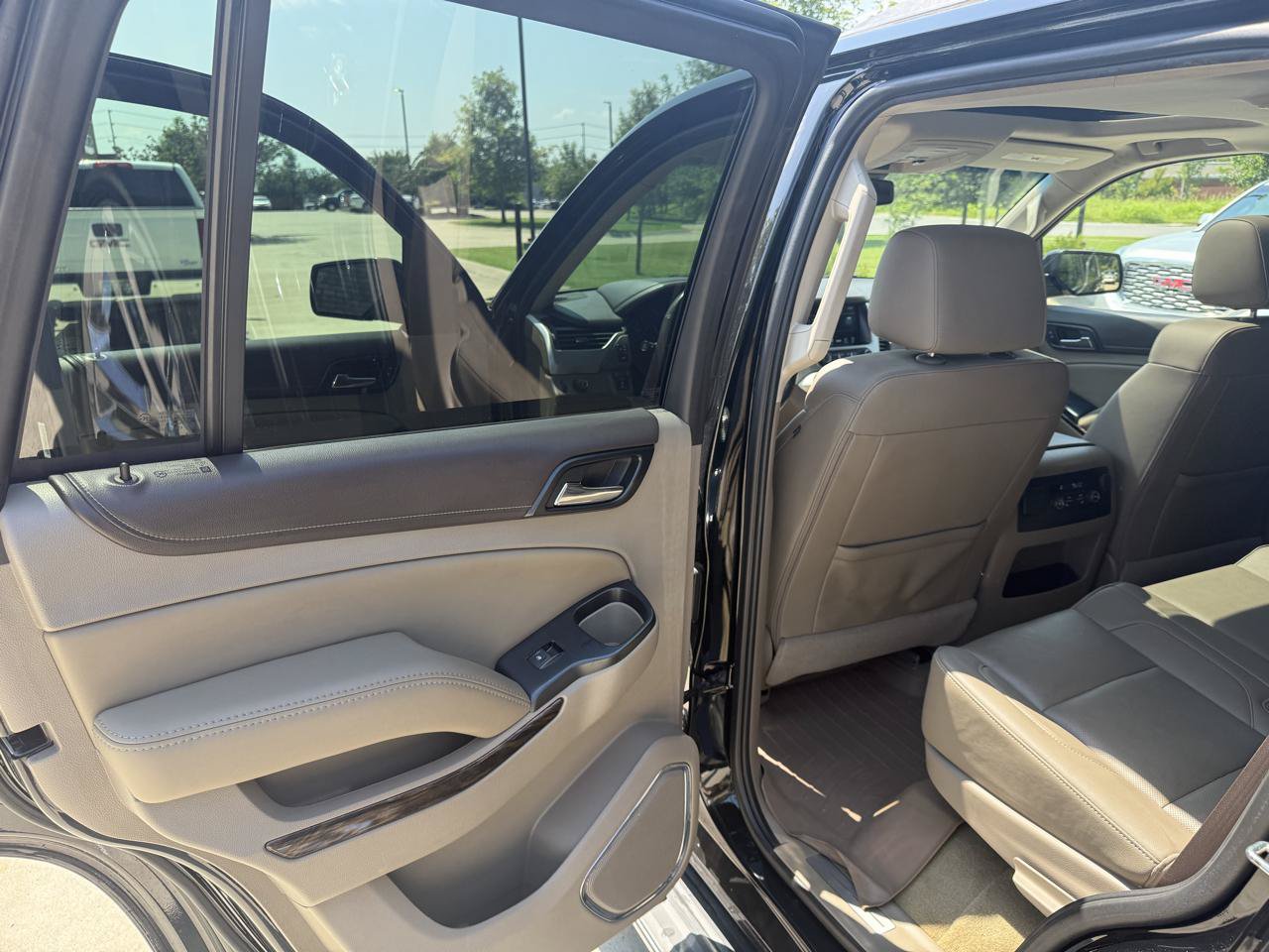 Used 2018 GMC Yukon SLT w/ Premium Edition RWD image 13