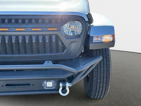 Certified 2023 Jeep Gladiator Sport image 10