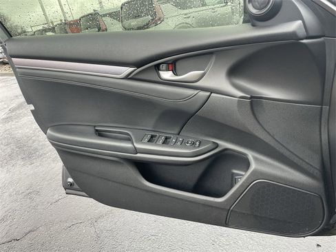 Used 2018 Honda Civic EX-L image 19