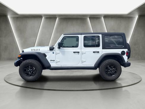 Used 2024 Jeep Wrangler Unlimited AWD/4WD image 4