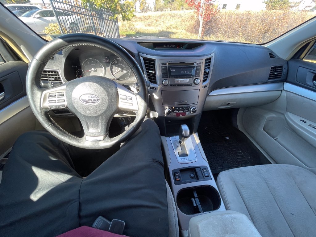 Used 2013 Subaru Outback 2.5i Premium w/ Popular Pkg 1B AWD/4WD image 4