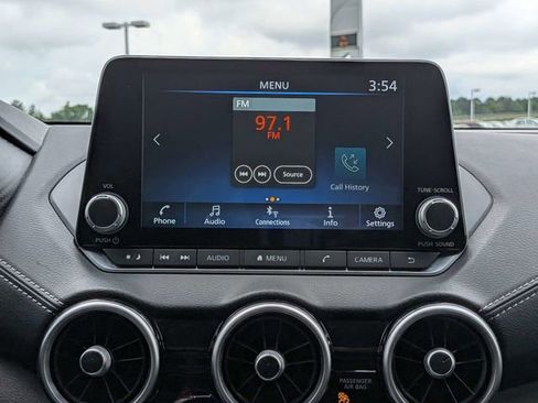 Used 2024 Nissan Sentra SV FWD image 17
