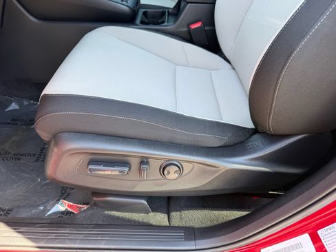Used 2025 Honda CR-V EX image 14