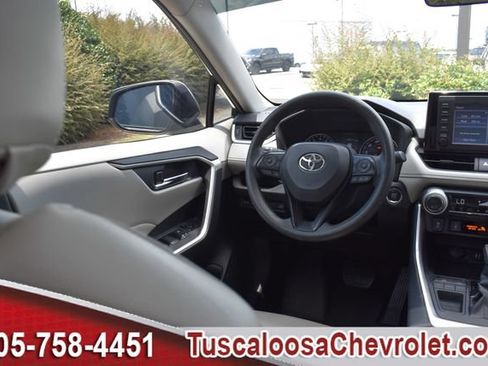 Used 2019 Toyota RAV4 XLE w/ Convenience Package FWD image 26