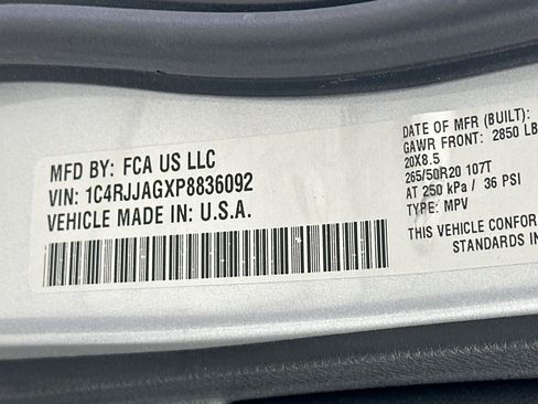 Used 2023 Jeep Grand Cherokee L Laredo RWD image 32