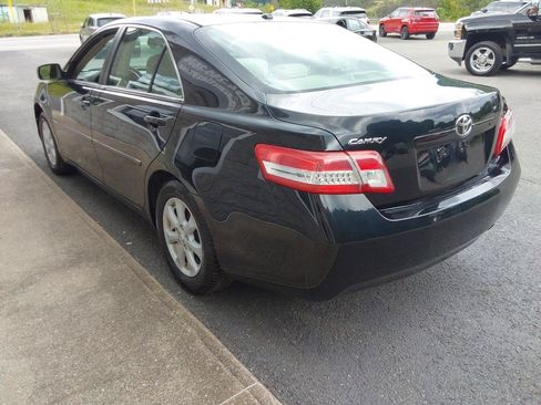 Used 2011 Toyota Camry LE w/ LE Extra-Value Pkg FWD image 5