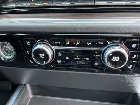 Used 2023 GMC Sierra 1500 SLT image 21