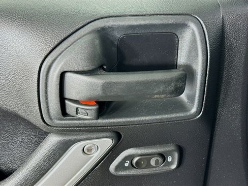 Used 2016 Jeep Wrangler Unlimited Sahara w/ Dual Top Group image 21