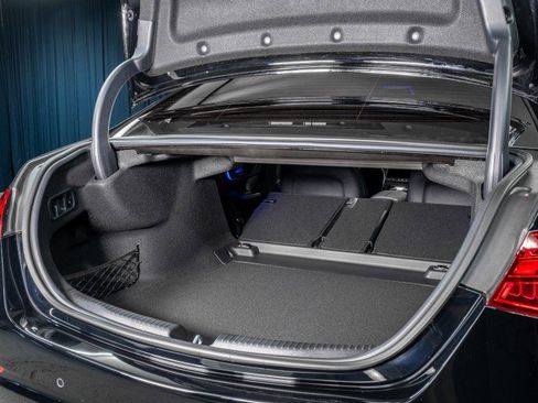 Certified 2025 Mercedes-Benz C 300 Sedan image 9