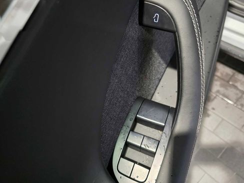 Used 2023 Tesla Model X image 23