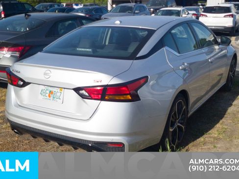 Used 2024 Nissan Altima 2.5 SR image 24