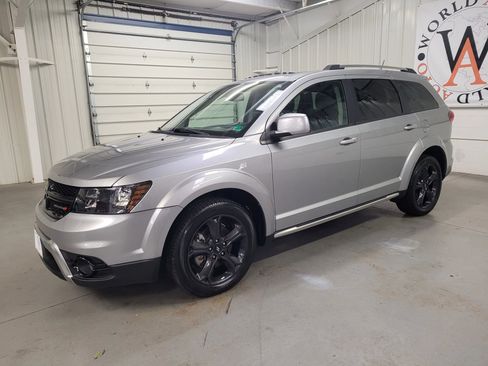 Used 2020 Dodge Journey Crossroad image 2
