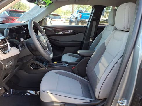 Used 2024 Chevrolet TrailBlazer LS w/ LS Convenience Package image 19