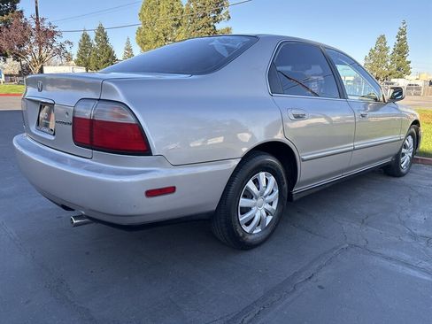 Used 1996 Honda Accord VP image 13