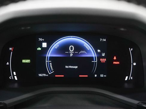 Used 2025 Toyota Camry SE w/ Multimedia Upgrade Package FWD image 23