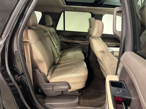 Used 2018 Ford Expedition Max Limited RWD image 31