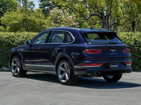 Certified 2024 Bentley Bentayga AWD/4WD image 5