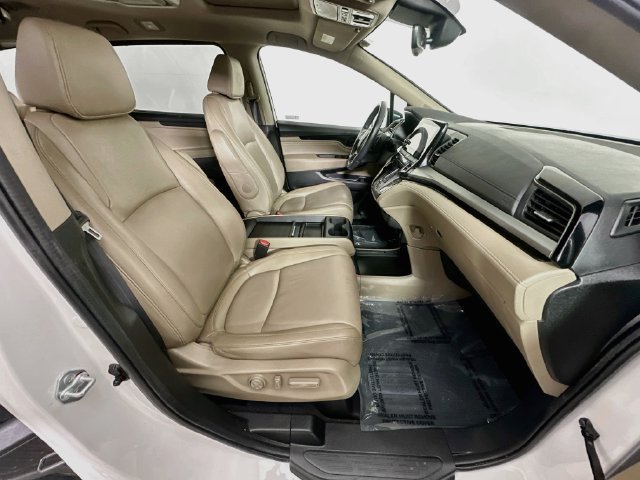 Certified 2024 Honda Odyssey Touring image 8