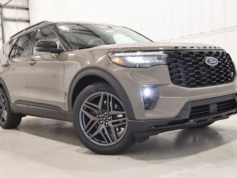 New 2026 Ford Explorer ST w/ Sun And Sound Package image 39