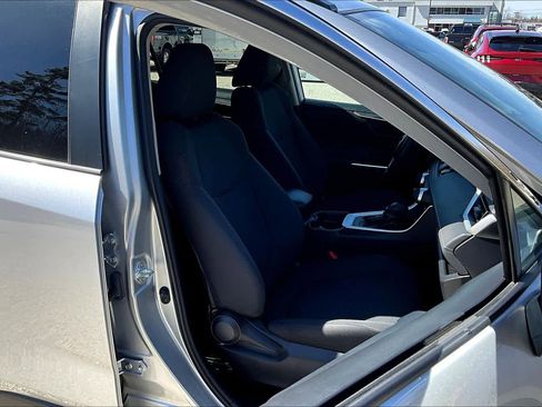 Used 2020 Toyota RAV4 LE w/ All Weather Liner Package AWD/4WD image 8