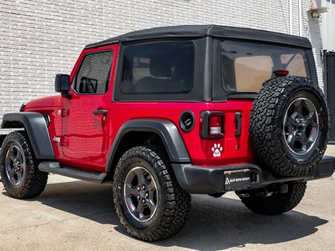 Used 2019 Jeep Wrangler Sport AWD/4WD image 9