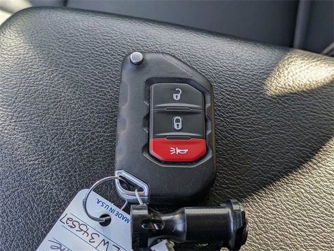 Used 2020 Jeep Wrangler Unlimited Sport image 33