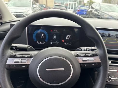 Certified 2025 Hyundai Tucson SE image 28