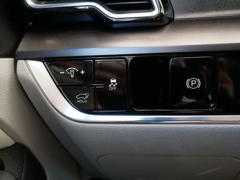 Certified 2025 Kia Sportage EX w/ Premium Package AWD/4WD image 26