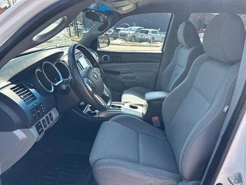 Used 2014 Toyota Tacoma 4x4 Double Cab w/ TRD Sport Package image 9