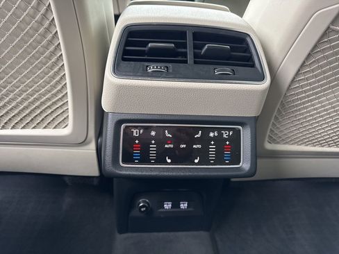 Used 2019 Audi e-tron Prestige w/ Prestige Package image 46