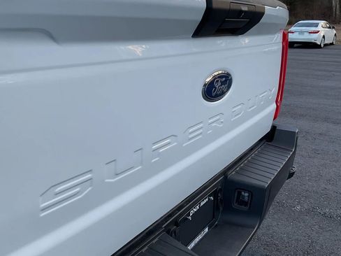 Used 2020 Ford F350 XL w/ Power Equipment Group image 15