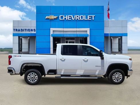 Used 2025 Chevrolet Silverado 2500 LT w/ Convenience Package AWD/4WD image 10