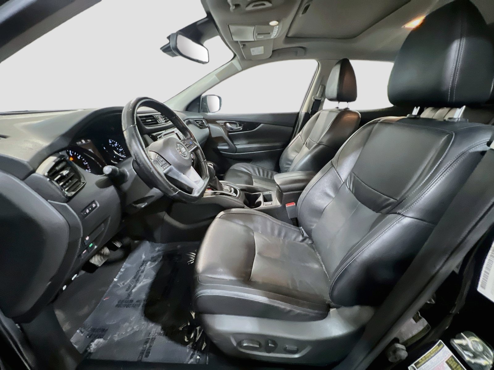 Used 2022 Nissan Rogue Sport SL w/ Premium Package FWD image 16